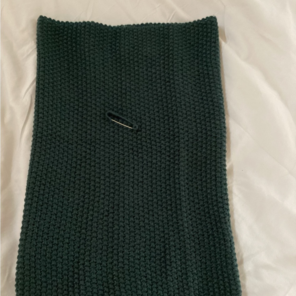 Sarah Pacini dark green cowl scarf with pin - Picture 3 of 5